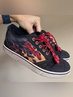 Heelys Black Flames Wheel Sneakers Tennis Shoes 6